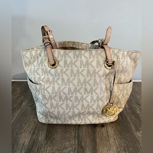 Michael Kors Vanilla Jet Set Tote
